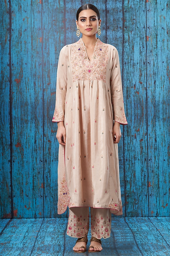 Ivory Silk Embroidered Kurta Set by Niti Bothra at Pernia's Pop Up Shop