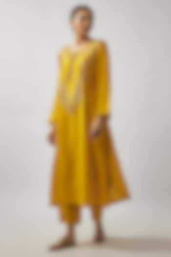 Yellow Silk Zardosi Hand Embroidered Kurta Set by Niti Bothra at Pernia's Pop Up Shop