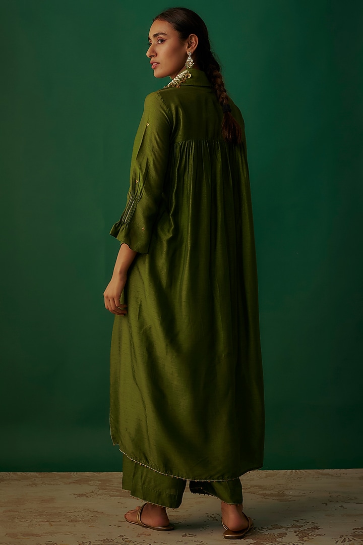 Olive Green Silk Zardosi Embroidered Pintuck Kurta Set by Niti Bothra at Pernia's Pop Up Shop