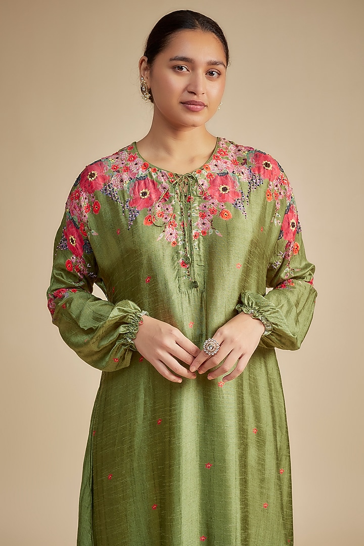 Green Silk Floral Printed & Sequins Work Kurta Set by Niti Bothra at Pernia's Pop Up Shop