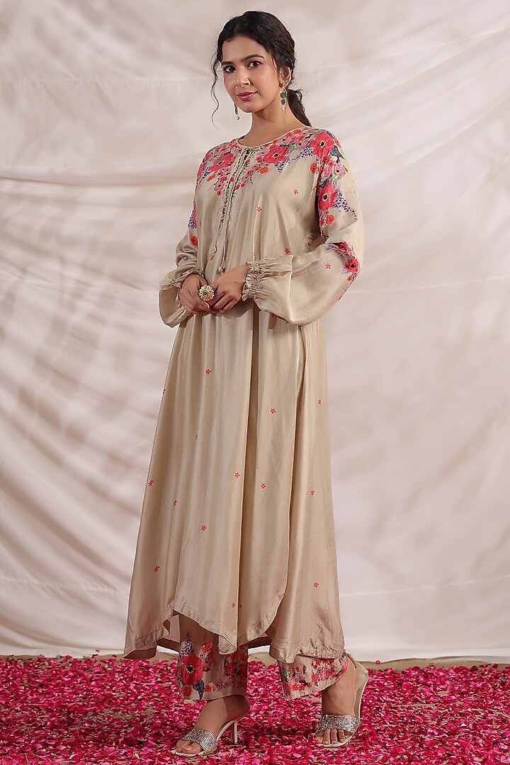Ivory Silk Floral Printed & Embroidered Kurta Set by Niti Bothra at Pernia's Pop Up Shop