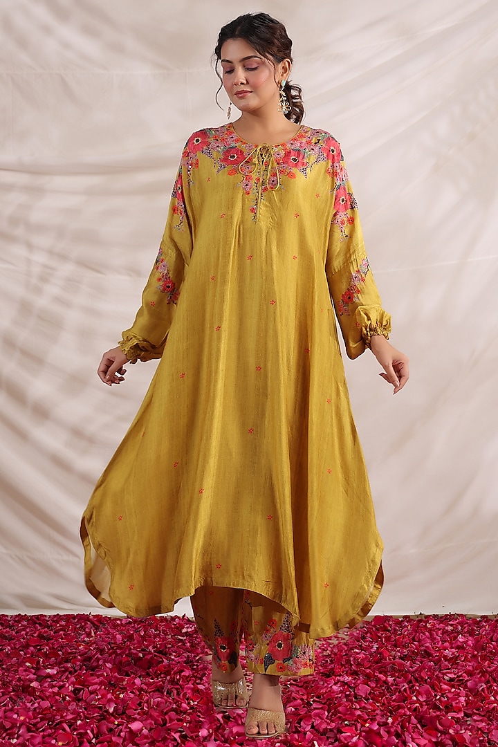 Yellow Silk Floral Printed & Embroidered Kurta Set by Niti Bothra