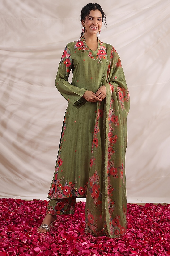 Green Silk Floral Printed & Embroidered Kurta Set by Niti Bothra at Pernia's Pop Up Shop