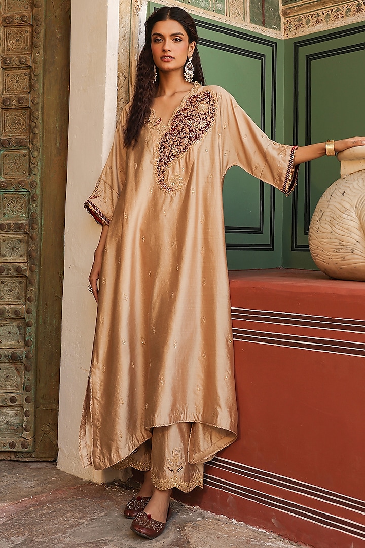 Ivory Pure Silk Paisley Embroidered Kurta Set by Niti Bothra