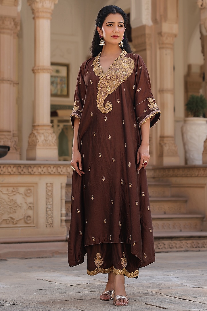 Brown Pure Silk Paisley Embroidered Kurta Set by Niti Bothra at Pernia's Pop Up Shop