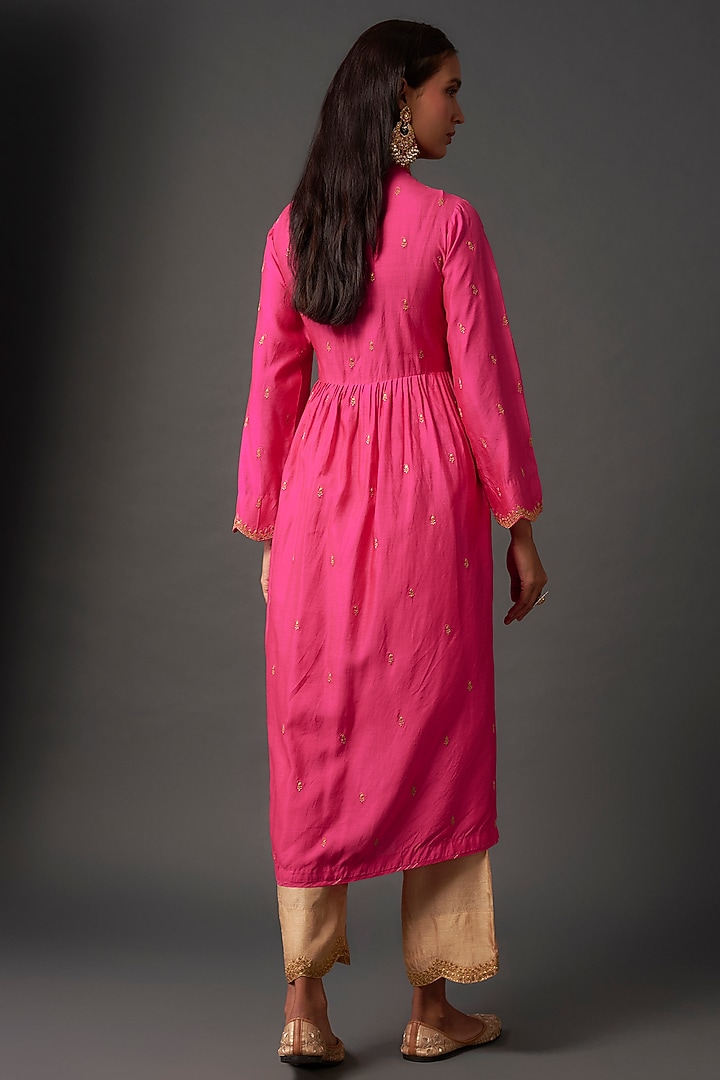Pink Chiniya Silk Zari Embroidered Kurta Set by Niti Bothra at Pernia's Pop Up Shop