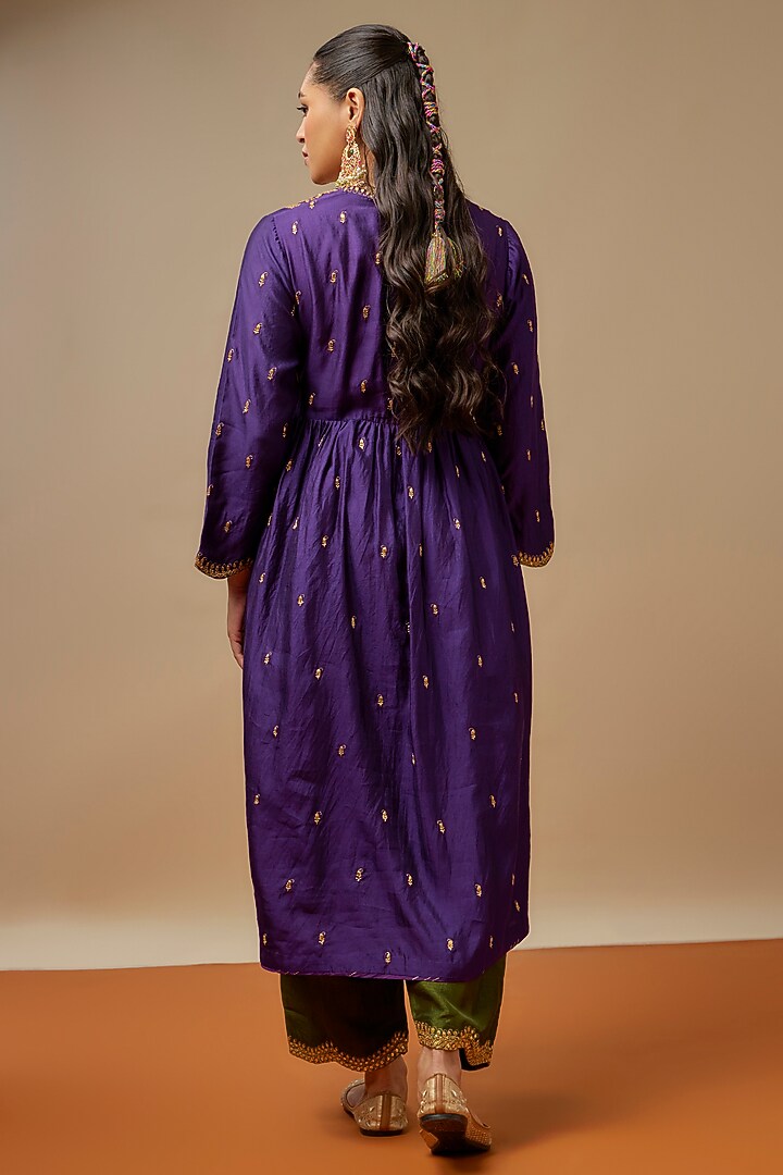 Purple Chiniya Silk Zari Embroidered Kurta Set by Niti Bothra at Pernia's Pop Up Shop