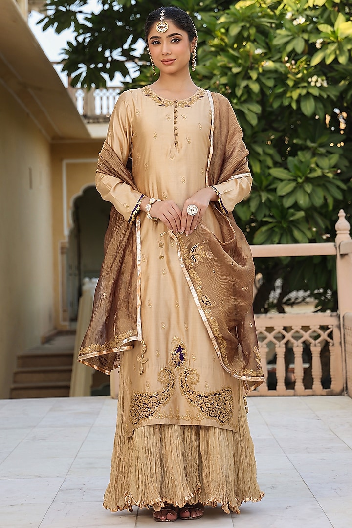 Ivory Pure Silk Paisley Embroidered Kurta Set by Niti Bothra