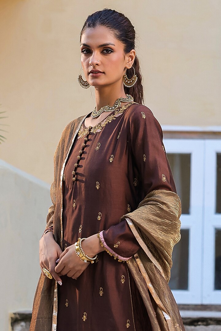 Brown Pure Silk Paisley Embroidered Kurta Set by Niti Bothra at Pernia's Pop Up Shop