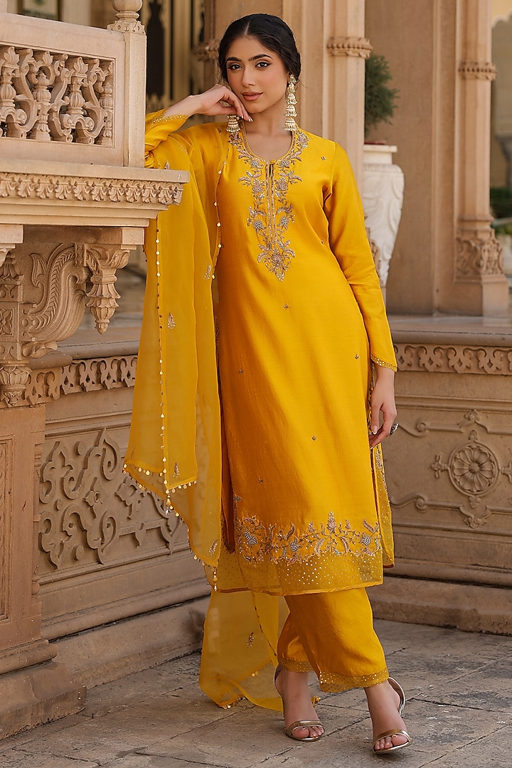 Yellow Pure Silk Sequins Embroidered Kurta Set by Niti Bothra at Pernia's Pop Up Shop