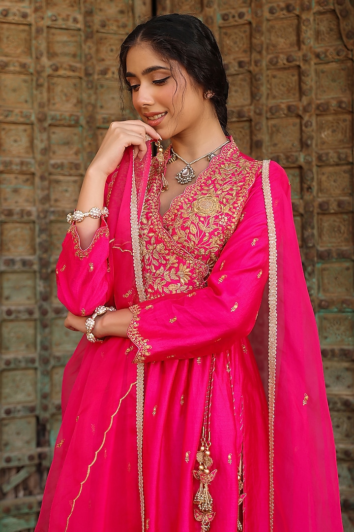 Pink Pure Silk Zari Embroidered Kurta Set by Niti Bothra at Pernia's Pop Up Shop