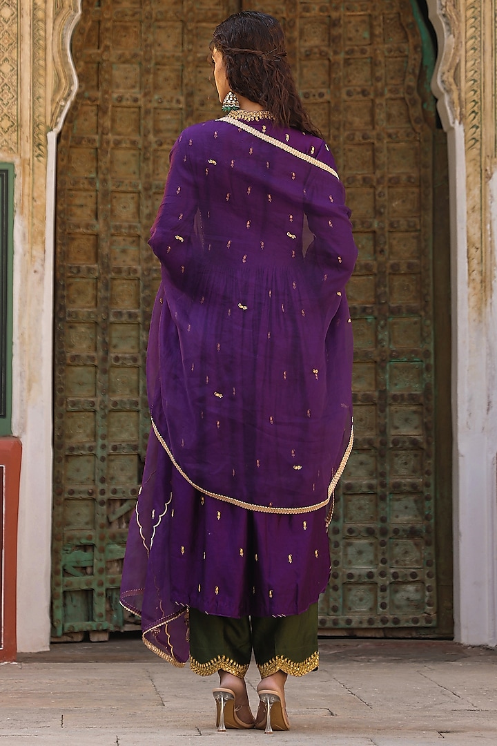 Purple Pure Silk Zari Embroidered Kurta Set by Niti Bothra at Pernia's Pop Up Shop