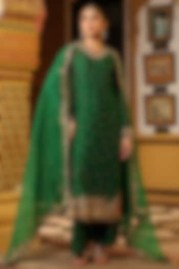 Green Chiniya Silk Zardosi Embroidered Kurta Set by Niti Bothra at Pernia's Pop Up Shop