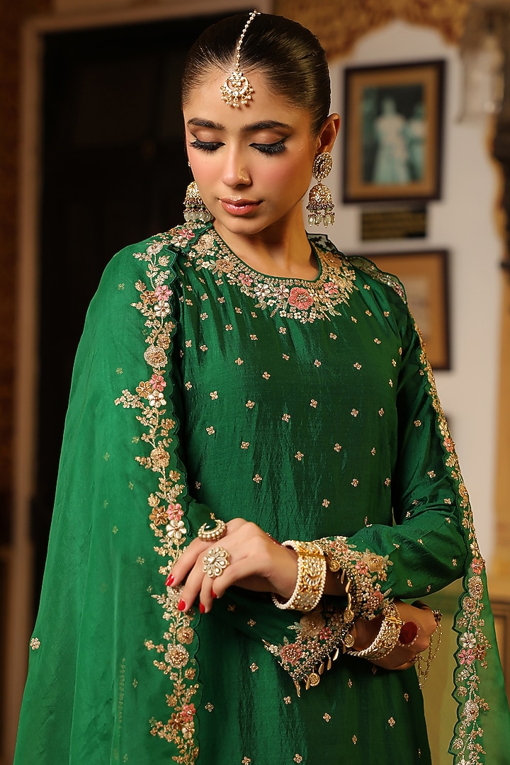 Green Chiniya Silk Zardosi Embroidered Kurta Set by Niti Bothra at Pernia's Pop Up Shop
