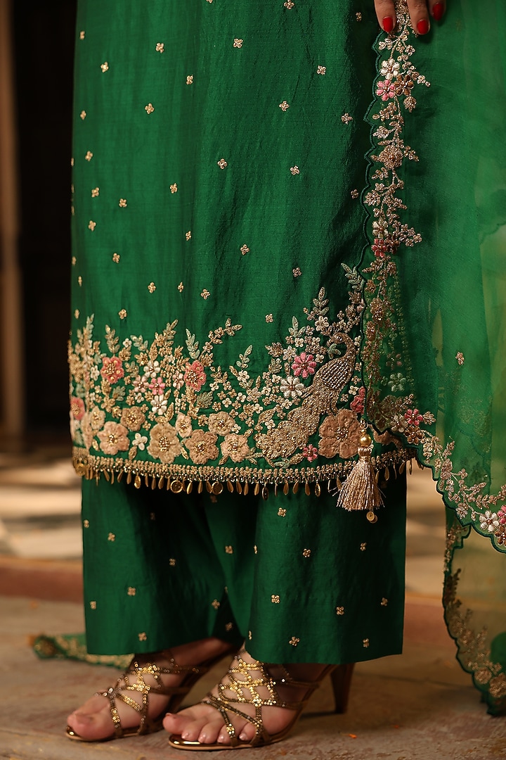 Green Chiniya Silk Zardosi Embroidered Kurta Set by Niti Bothra at Pernia's Pop Up Shop