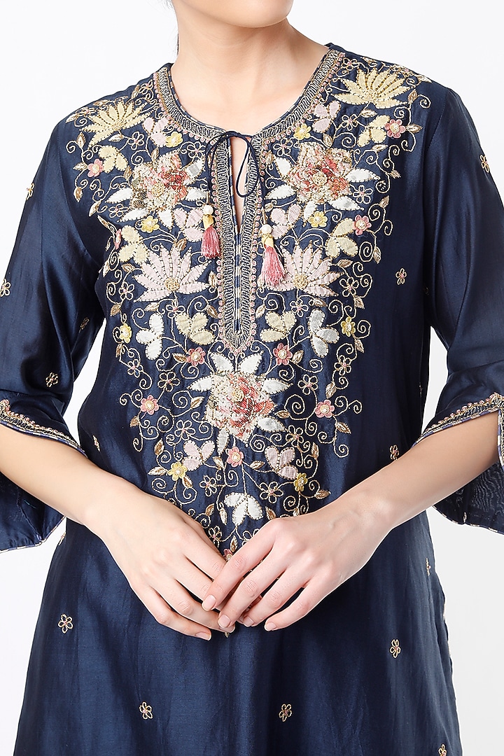 Navy Blue Embroidered Kurta Set by Niti Bothra at Pernia's Pop Up Shop