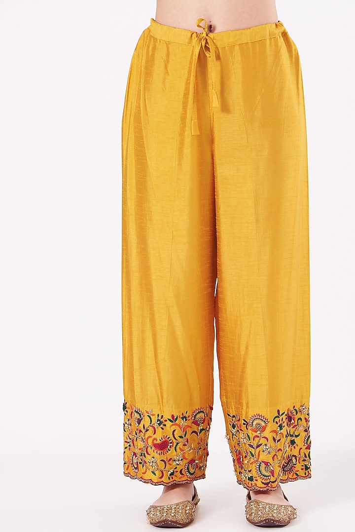 Mustard Embellished Kurta Set by Niti Bothra at Pernia's Pop Up Shop