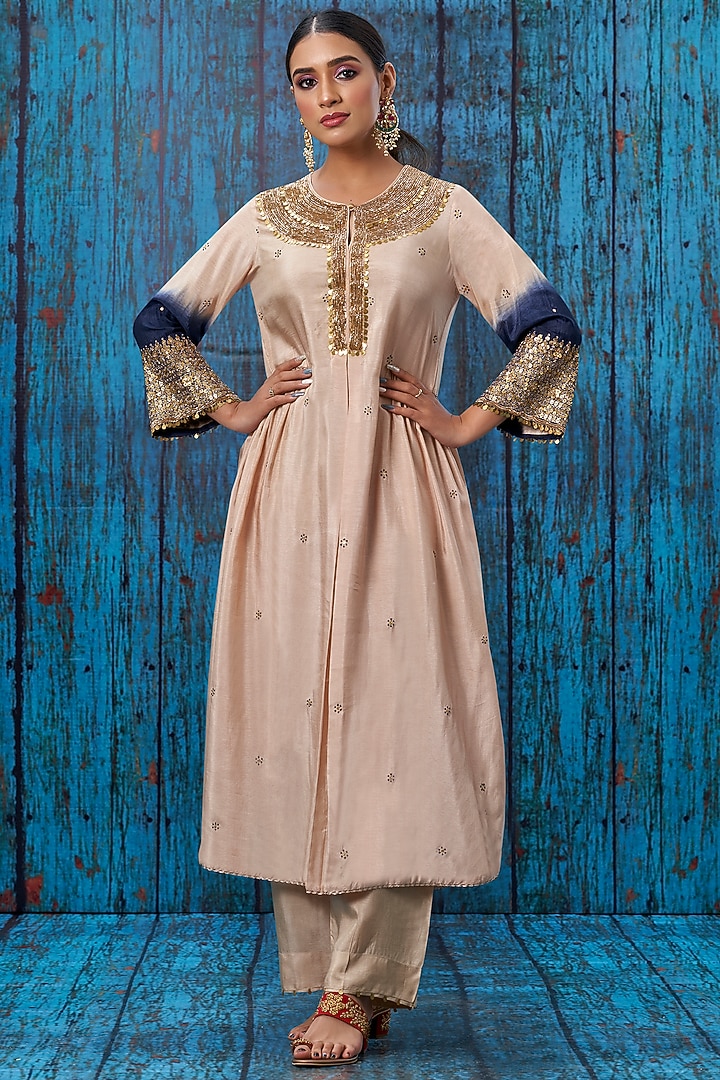 Ivory Embroidered Kurta Set by Niti Bothra at Pernia's Pop Up Shop