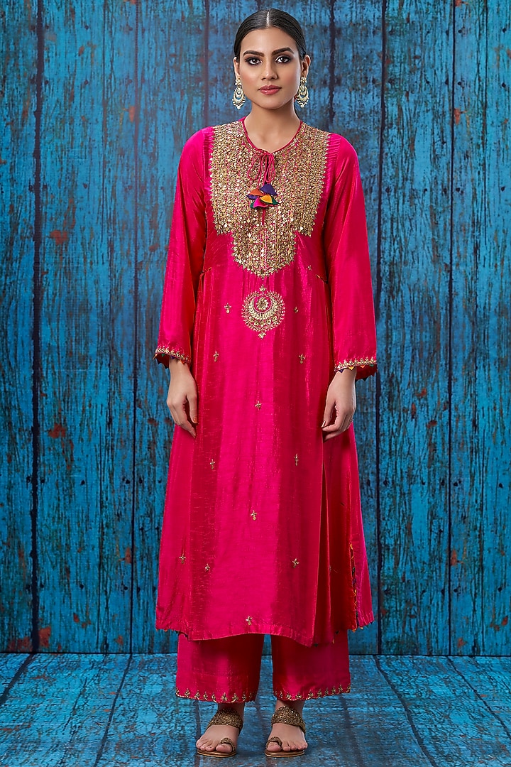 Pink Silk Embroidered Kurta Set by Niti Bothra at Pernia's Pop Up Shop