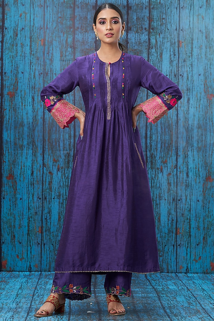 Purple Applique Embroidered Kurta Set by Niti Bothra at Pernia's Pop Up Shop