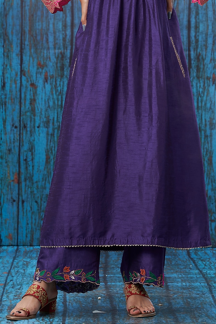 Purple Applique Embroidered Kurta Set by Niti Bothra at Pernia's Pop Up Shop