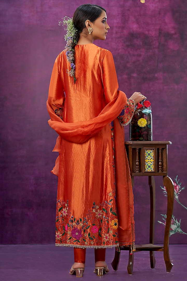 Orange Kora Silk Kurta Set by Niti Bothra at Pernia's Pop Up Shop