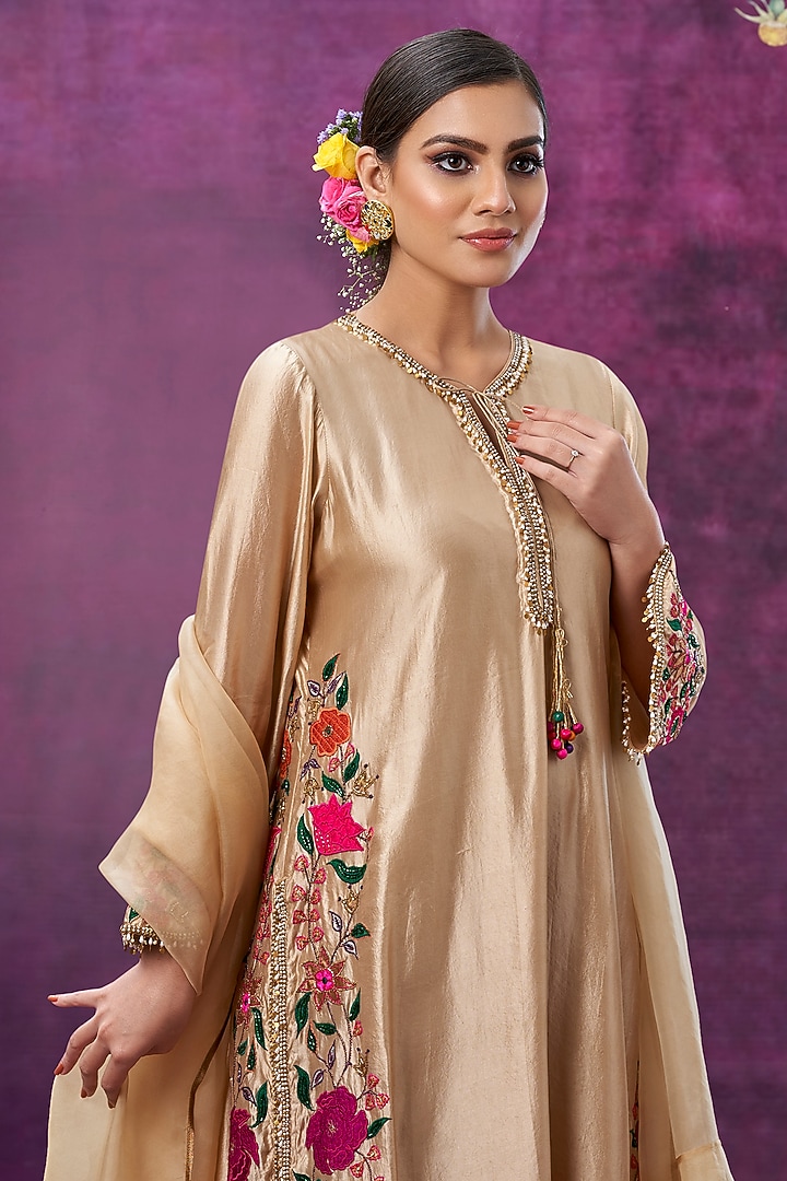 Ivory Kora Silk Kurta Set by Niti Bothra at Pernia's Pop Up Shop