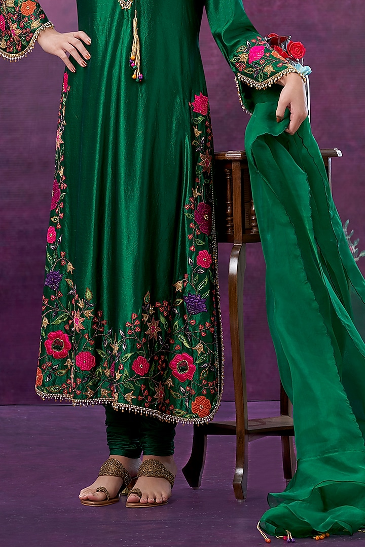 Green Kora Silk Kurta Set by Niti Bothra at Pernia's Pop Up Shop