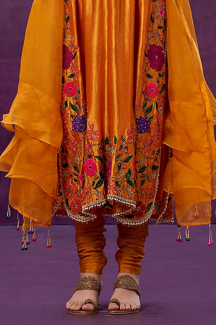 Mustard Kora Silk Kurta Set by Niti Bothra at Pernia's Pop Up Shop