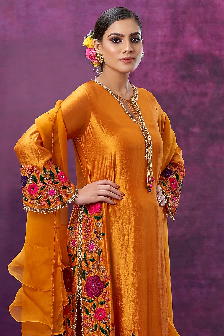 Mustard Kora Silk Kurta Set by Niti Bothra at Pernia's Pop Up Shop