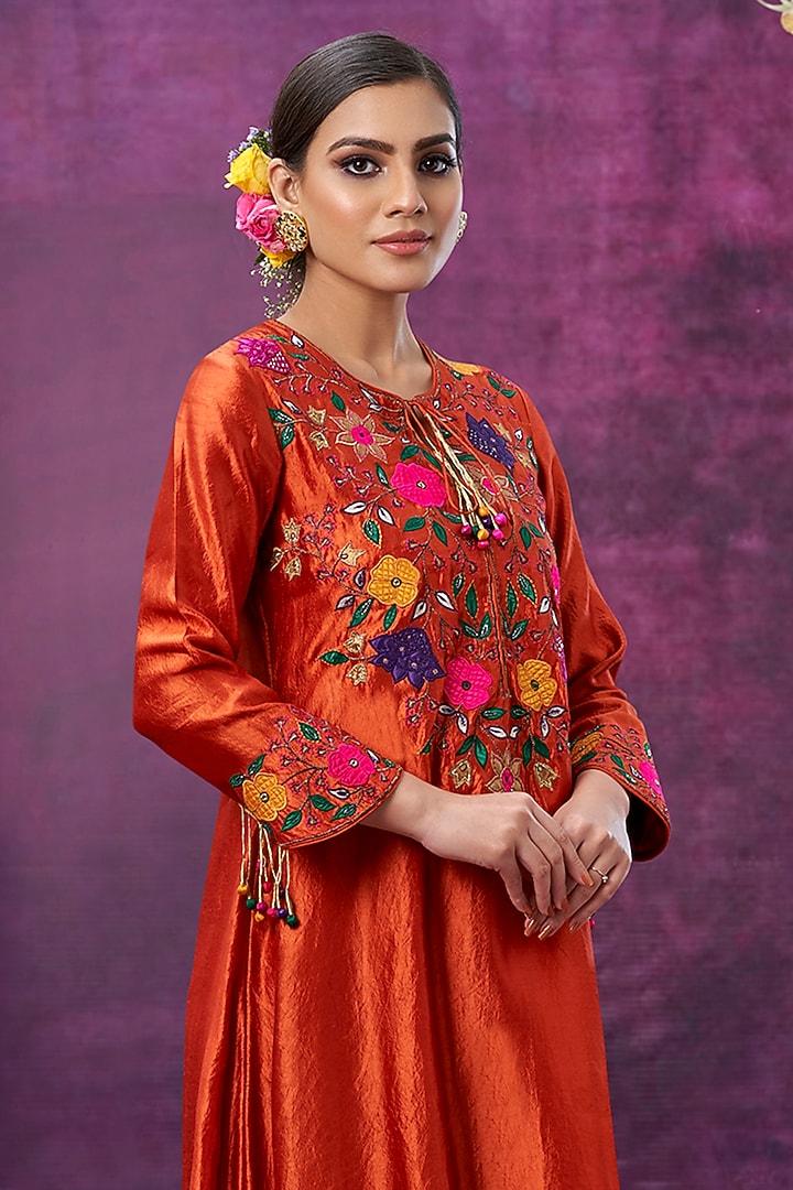 Orange Kora Silk Embroidered Kurta Set by Niti Bothra at Pernia's Pop Up Shop