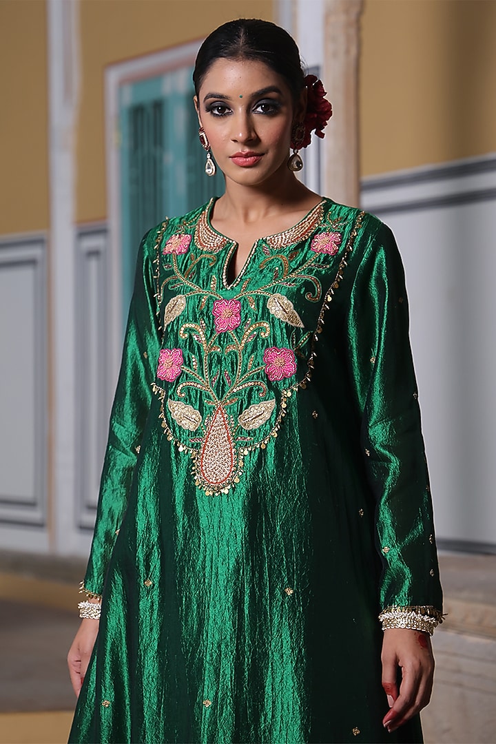 Green Pure Banarasi Spun Silk Resham Embroidered Kurta Set by Niti Bothra at Pernia's Pop Up Shop