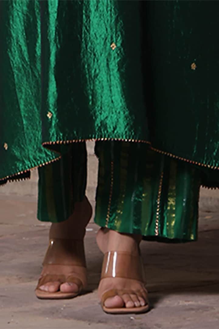 Green Pure Banarasi Spun Silk Resham Embroidered Kurta Set by Niti Bothra at Pernia's Pop Up Shop
