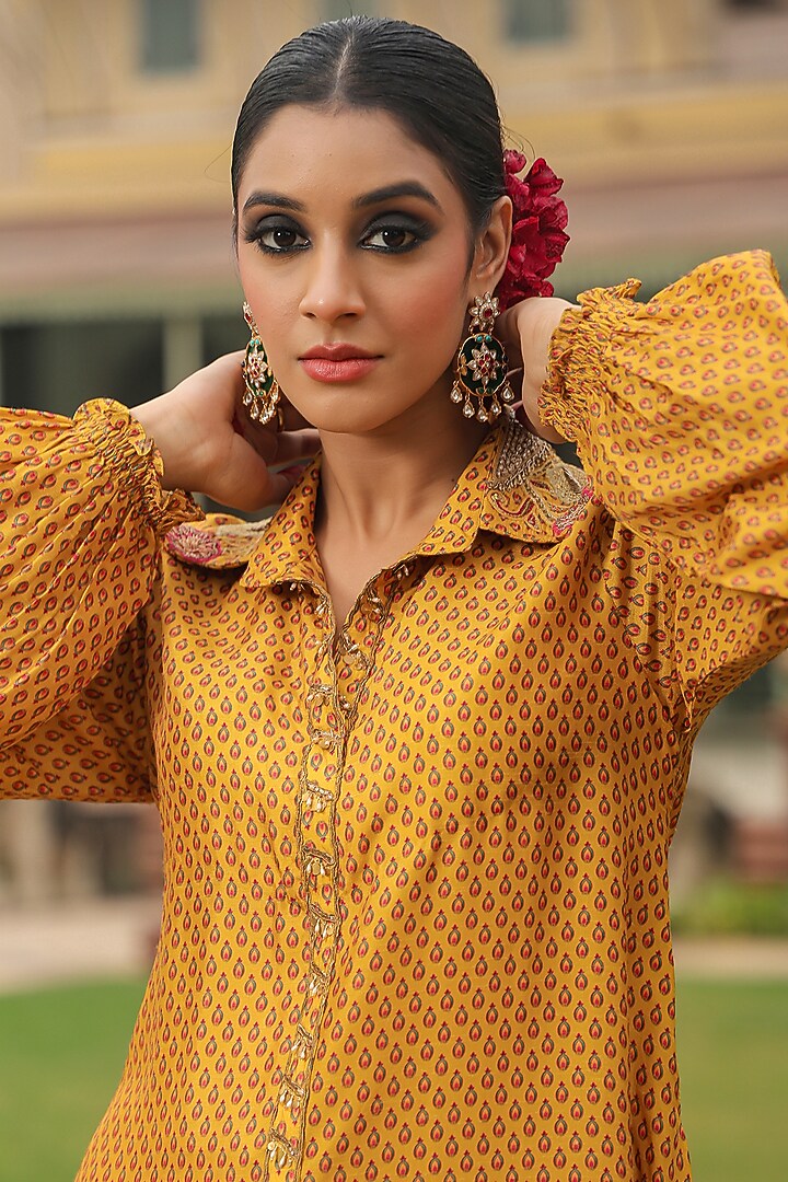 Yellow Silk Resham Embroidered Kurta Set by Niti Bothra at Pernia's Pop Up Shop