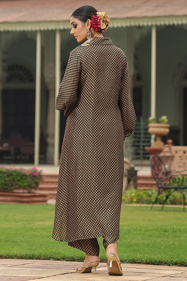 Green Silk Resham Embroidered Kurta Set by Niti Bothra at Pernia's Pop Up Shop