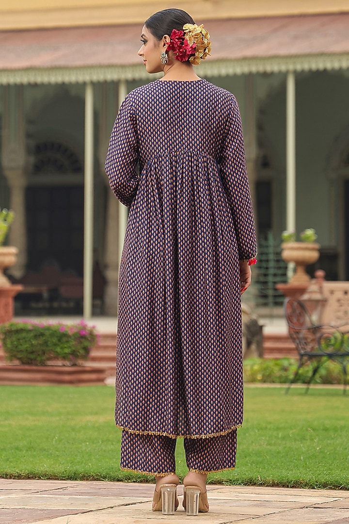 Purple Silk Resham Embroidered Kurta Set by Niti Bothra at Pernia's Pop Up Shop