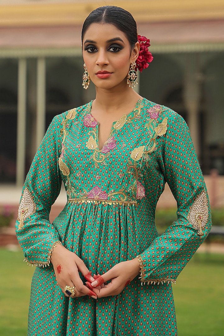 Turquoise Silk Resham Embroidered Kurta Set by Niti Bothra at Pernia's Pop Up Shop
