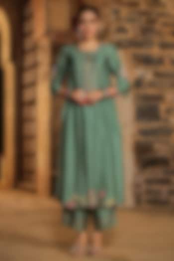 Turquoise Silk Resham Embroidered Kurta Set by Niti Bothra at Pernia's Pop Up Shop