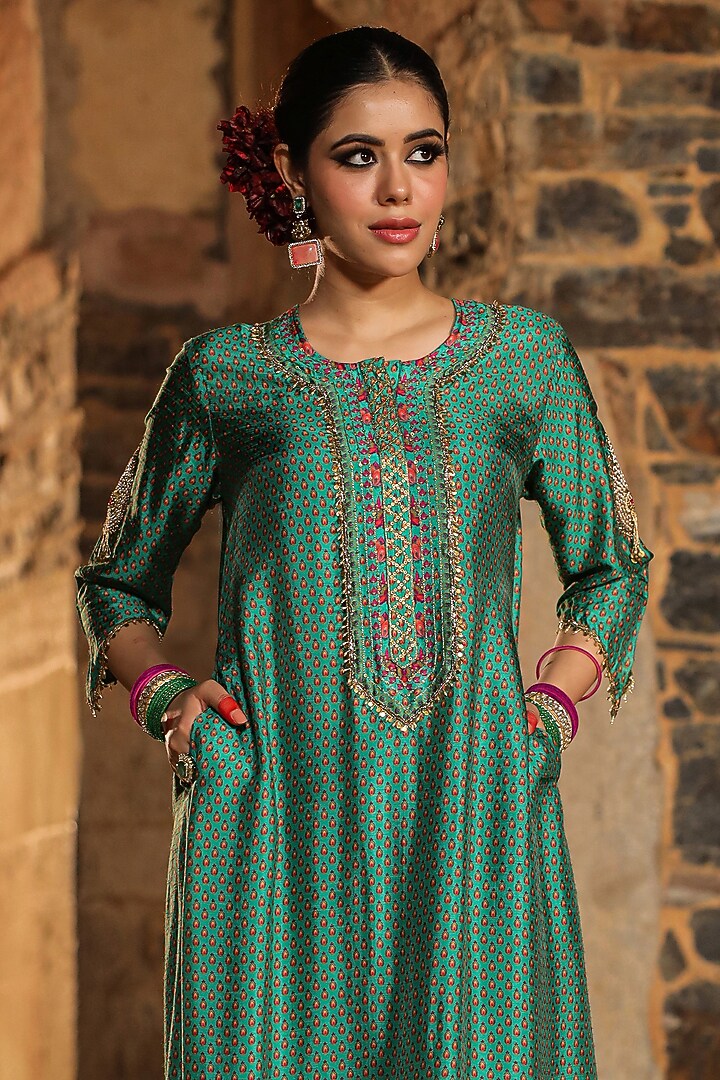 Turquoise Silk Resham Embroidered Kurta Set by Niti Bothra at Pernia's Pop Up Shop