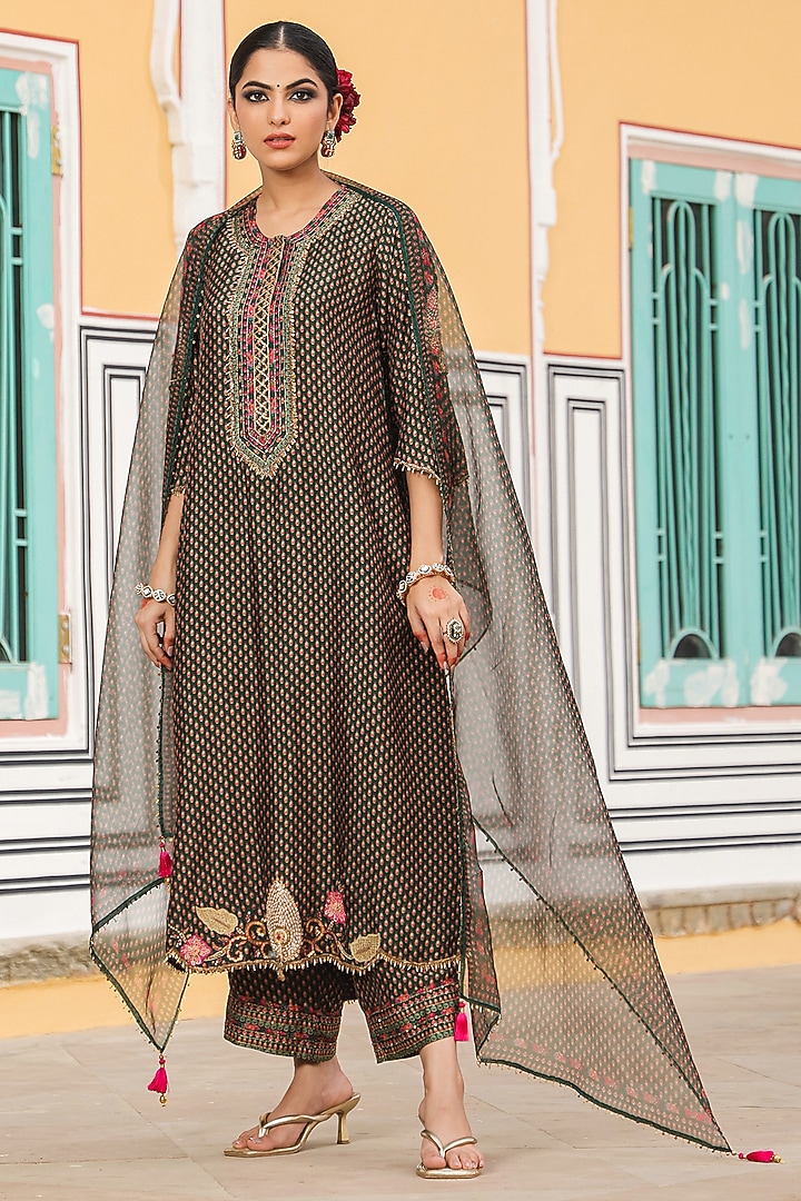 Dark Green Silk Resham Embroidered Kurta Set by Niti Bothra at Pernia's Pop Up Shop