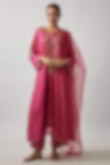 Pink Silk Resham Chintz Printed & Thread Embroidered Kurta Set by Niti Bothra