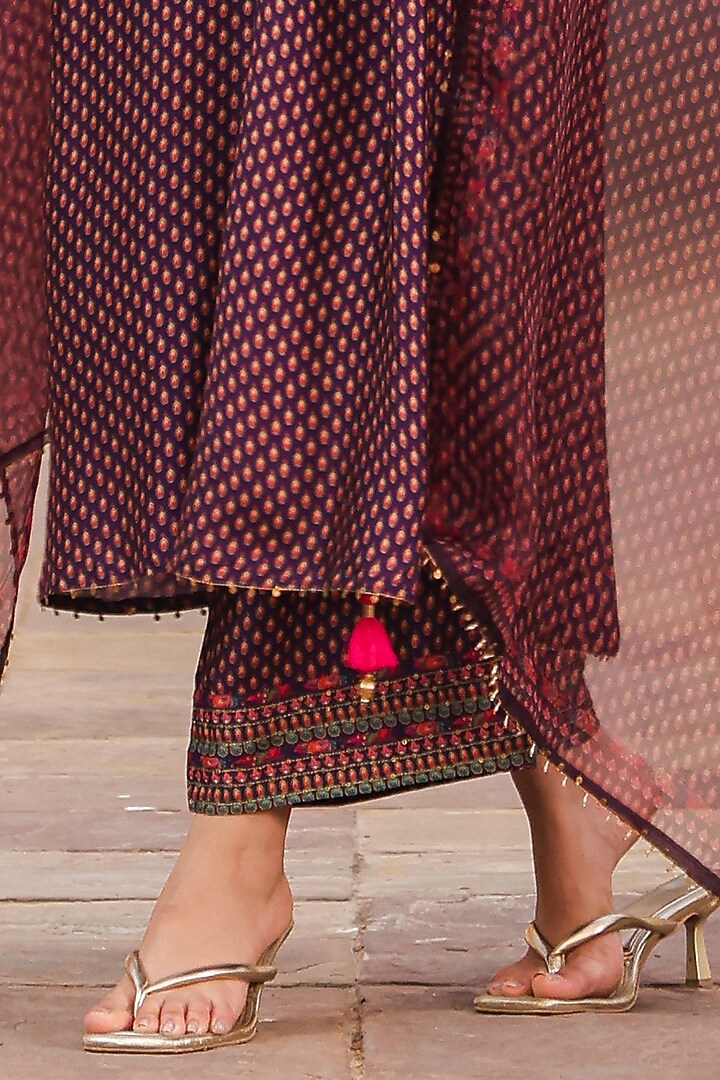 Purple Silk Resham Embroidered Kurta Set by Niti Bothra at Pernia's Pop Up Shop