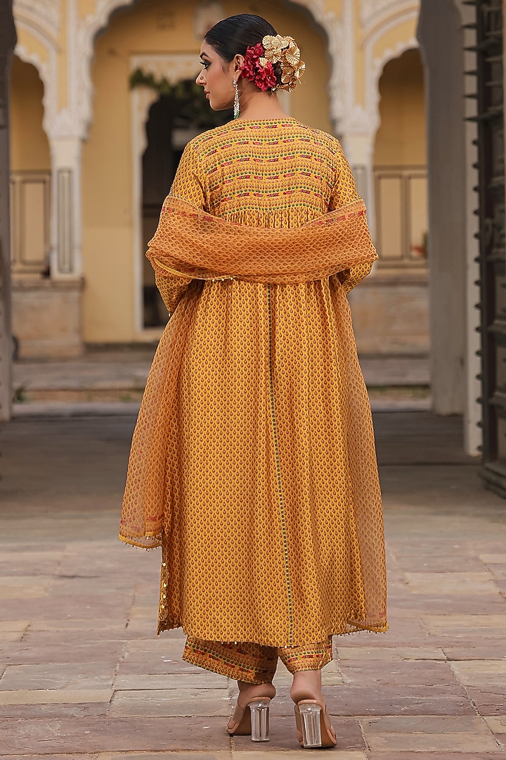 Yellow Silk Resham Embroidered Kurta Set by Niti Bothra at Pernia's Pop Up Shop