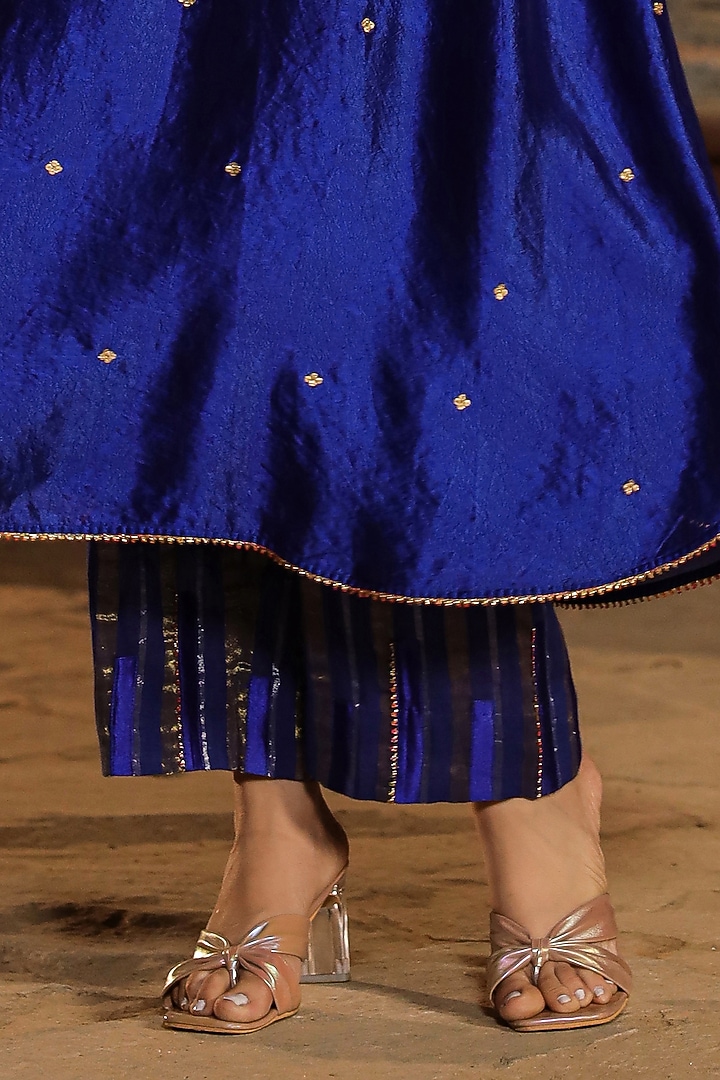 Blue Pure Banarasi Spun Silk Resham Embroidered Kurta Set by Niti Bothra at Pernia's Pop Up Shop