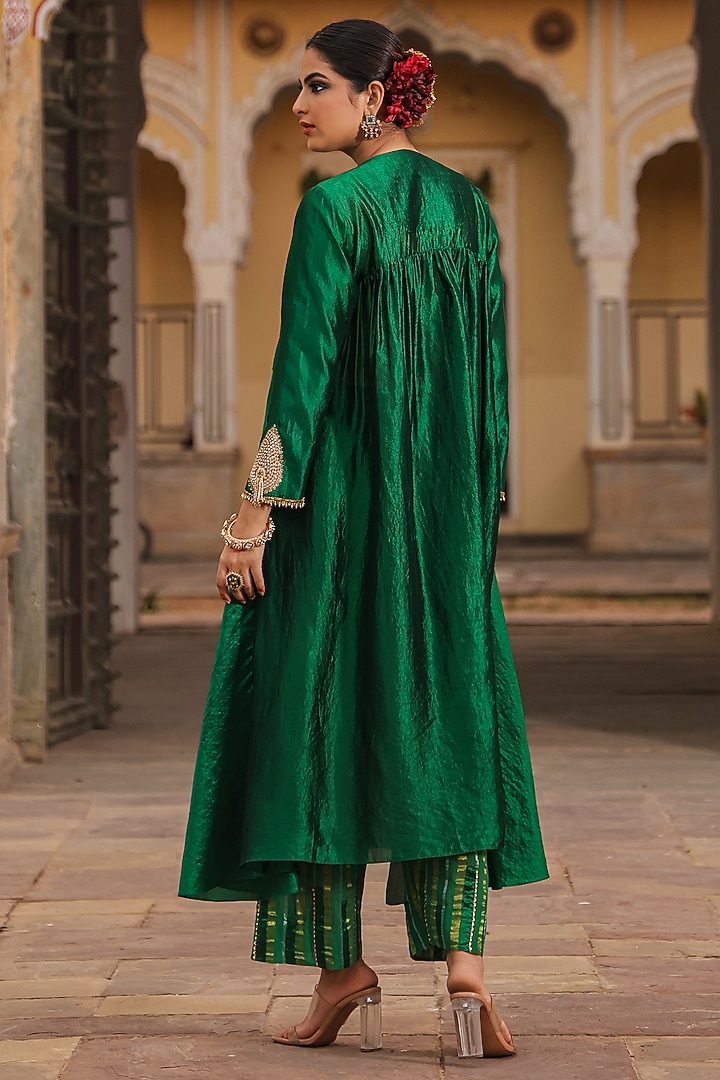 Green Pure Banarasi Spun Silk Resham Embroidered Kurta Set by Niti Bothra at Pernia's Pop Up Shop