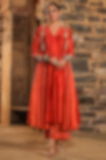 Orange Pure Banarasi Spun Silk Resham Embroidered Kurta Set by Niti Bothra at Pernia's Pop Up Shop