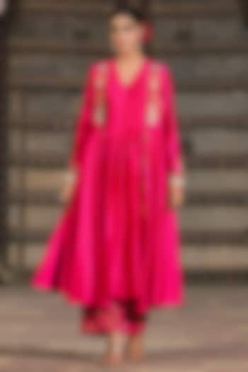 Pink Pure Banarasi Spun Silk Resham Embroidered Kurta Set by Niti Bothra at Pernia's Pop Up Shop