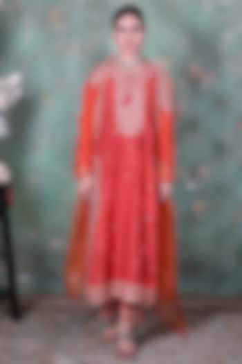 Orange Embroidered Kurta Set by Niti Bothra at Pernia's Pop Up Shop