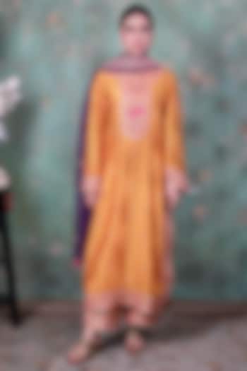 Yellow Embroidered Kurta Set by Niti Bothra at Pernia's Pop Up Shop