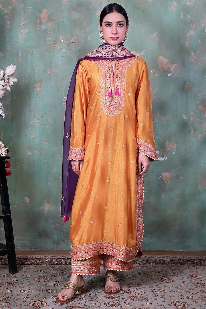 Yellow Embroidered Kurta Set by Niti Bothra at Pernia's Pop Up Shop